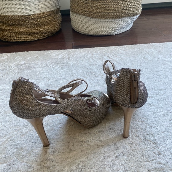 Qupid Shimmering Gold Strappy Heels Size 10 - Picture 2 of 5